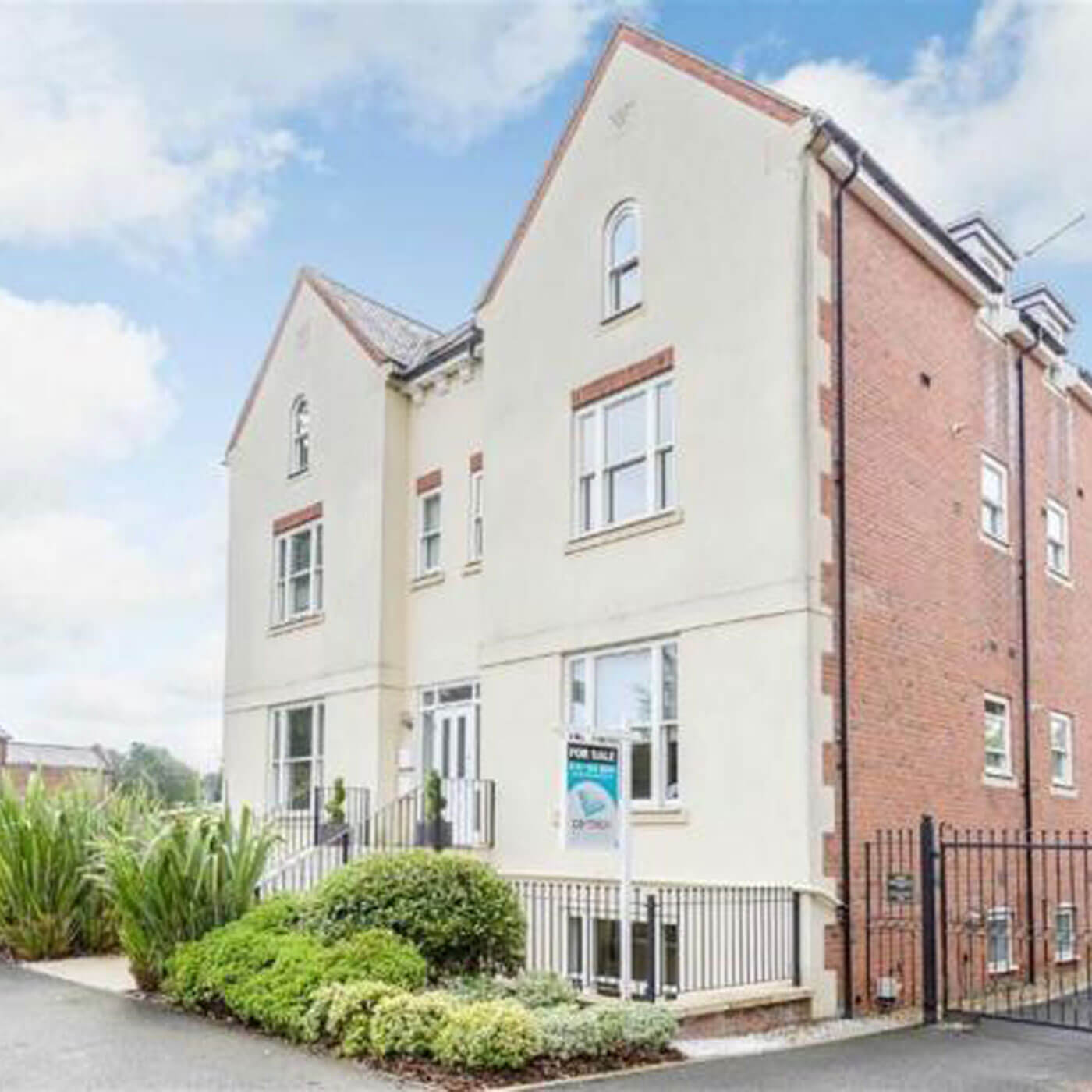 Avoncroft Court,Leamington Spa Barberry